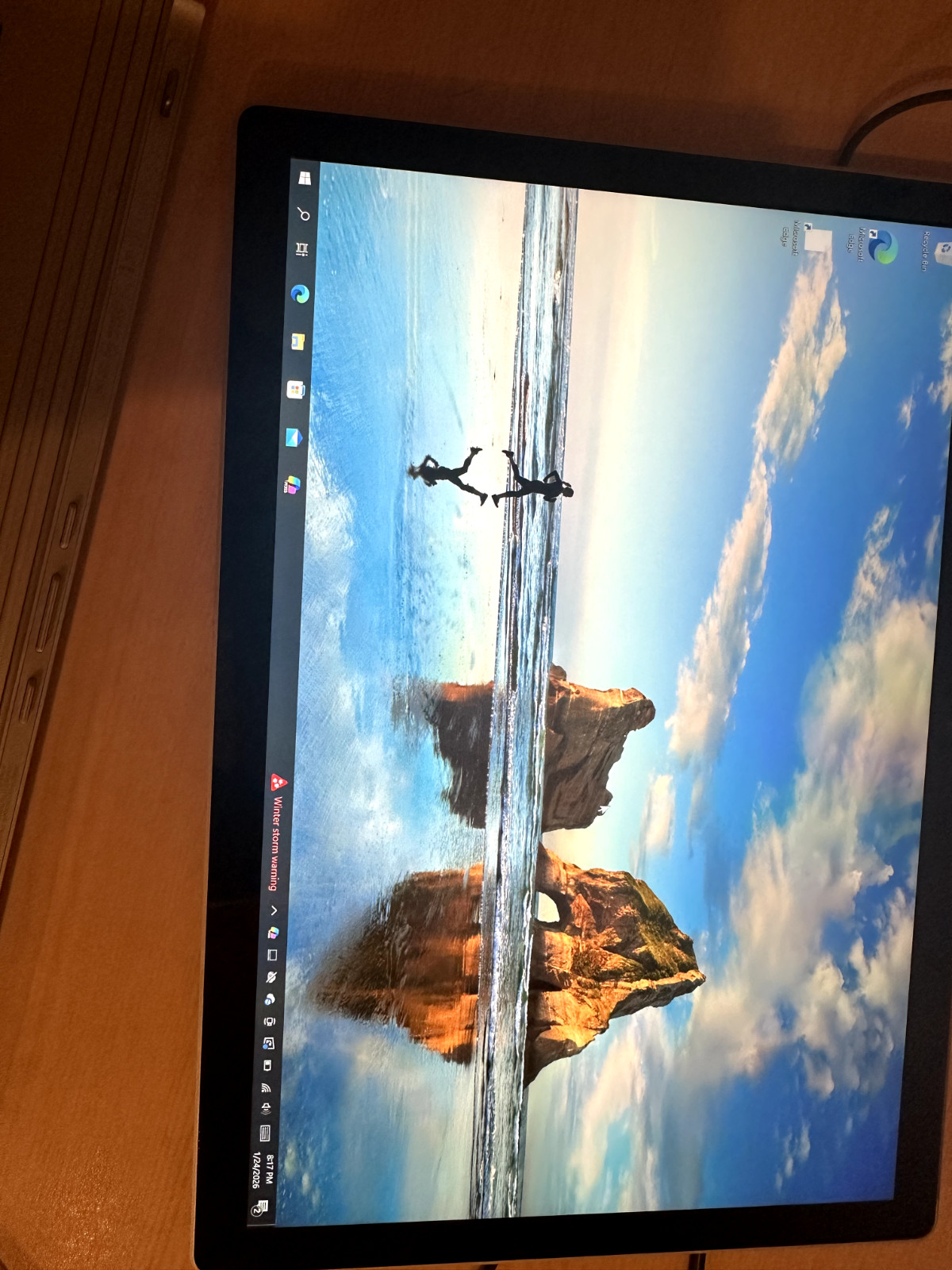 Microsoft Surface Book-3 13.5″ (256GB SSD; Intel Core i5-1035G7 1.2GHz; 8GB)…
