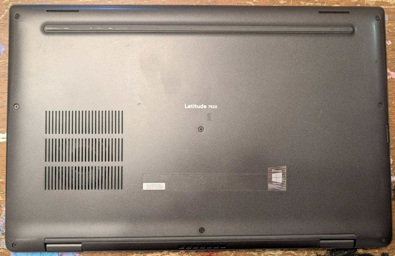 Dell Latitude 7520 – 11th Gen i7‑1185G7 – 16GB RAM – 512GB SSD