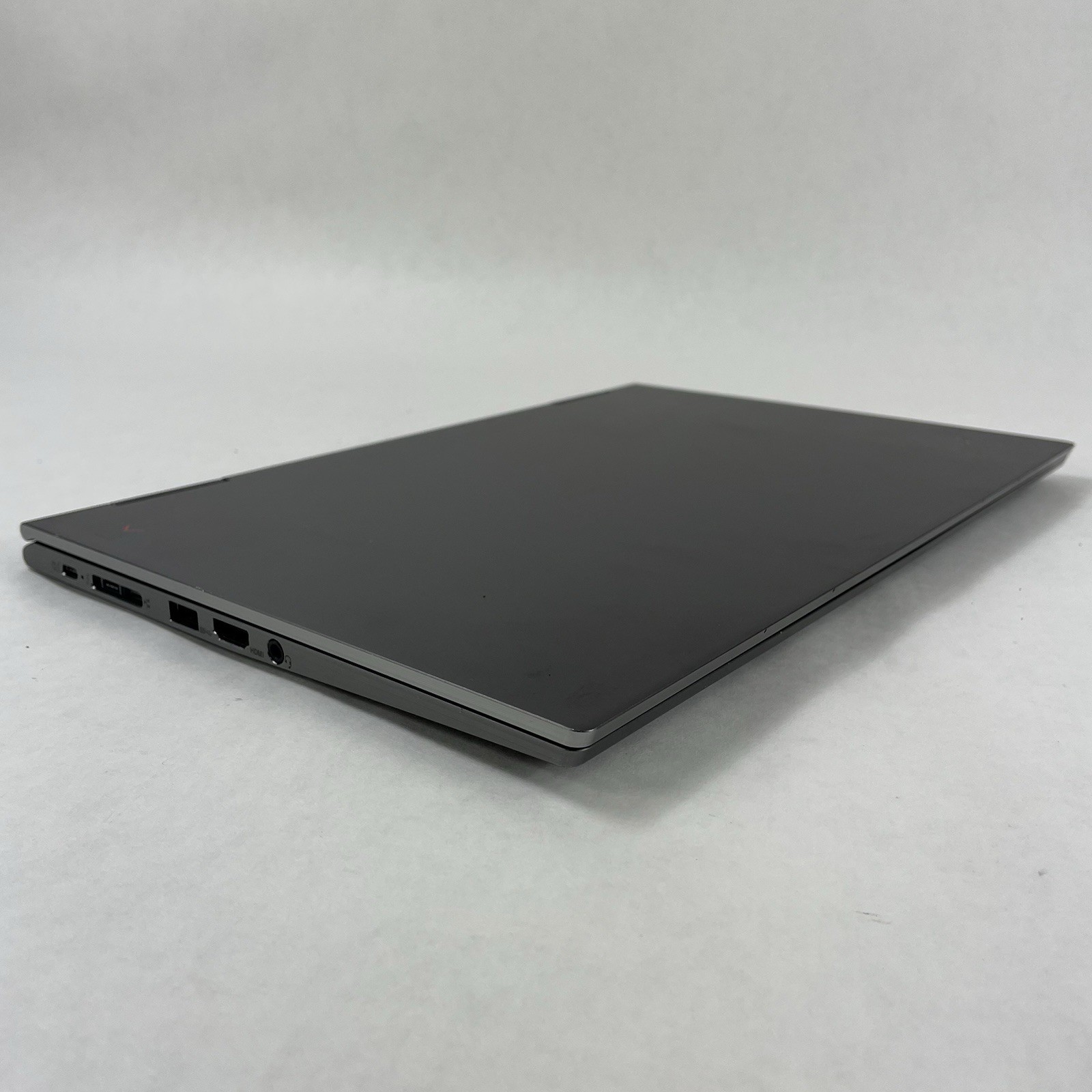 Lenovo ThinkPad X1 Yoga 4Gen 14″ i5-8265U 1.60 GHz 16 GB RAM No SSD/OS/AC