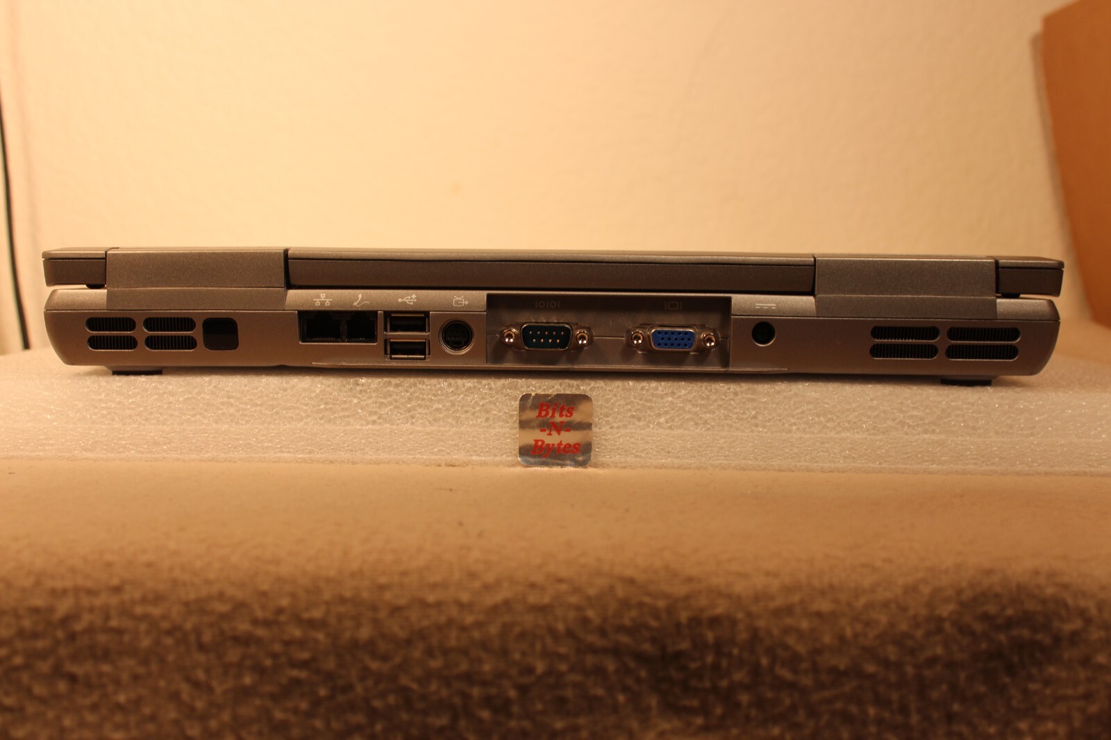 Dell D810 (1.86GHz/2.0GB/60GB/CDRW-DVD) WXGA Windows XP PRO, SERIAL Port