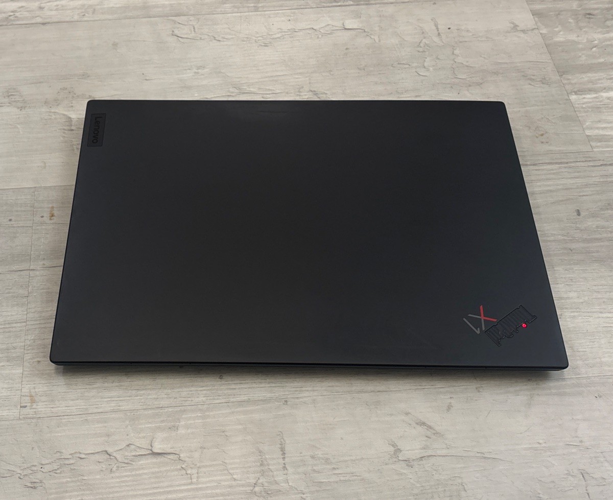 Lenovo ThinkPad X1 Carbon 9th Gen Intel Core i7-1165G7 16GB 256GB SSD MS office