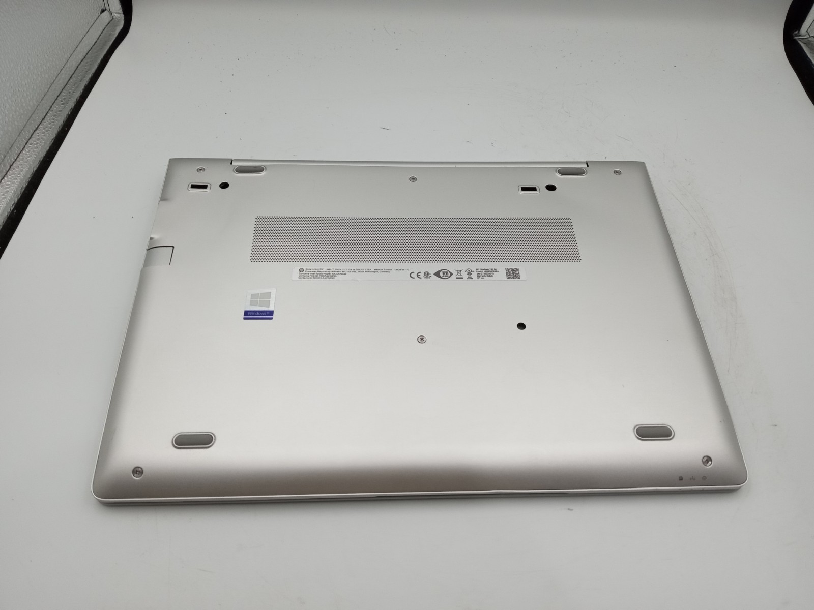 HP EliteBook 745 G6 14″ Touchscreen AMD R5 3500U 4GB 128GB Windows 11 NO BATTERY