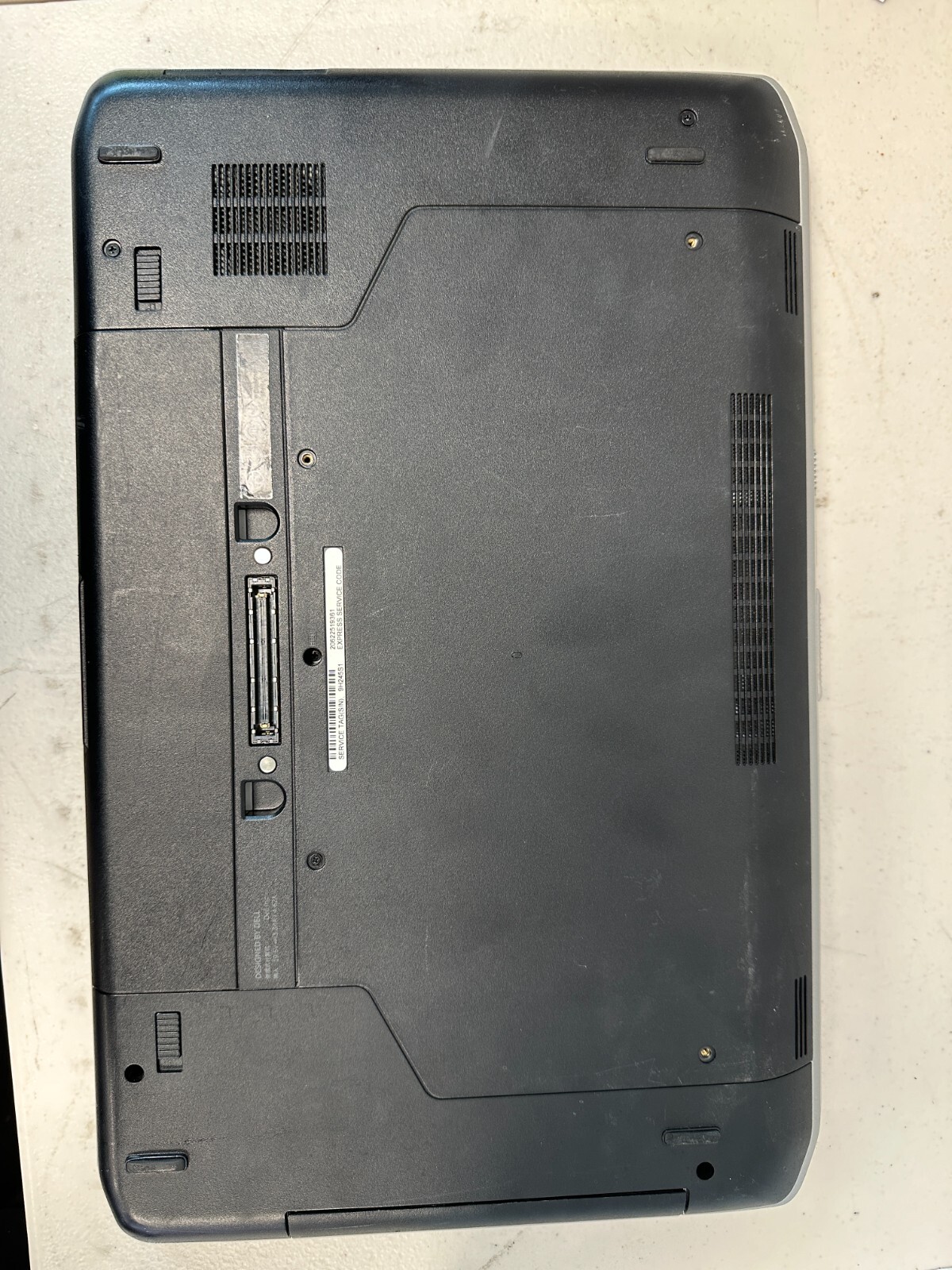 Dell Latitude E5520 i5 2430m, 4GB RAM , NO HARD DRIVE/AC #04