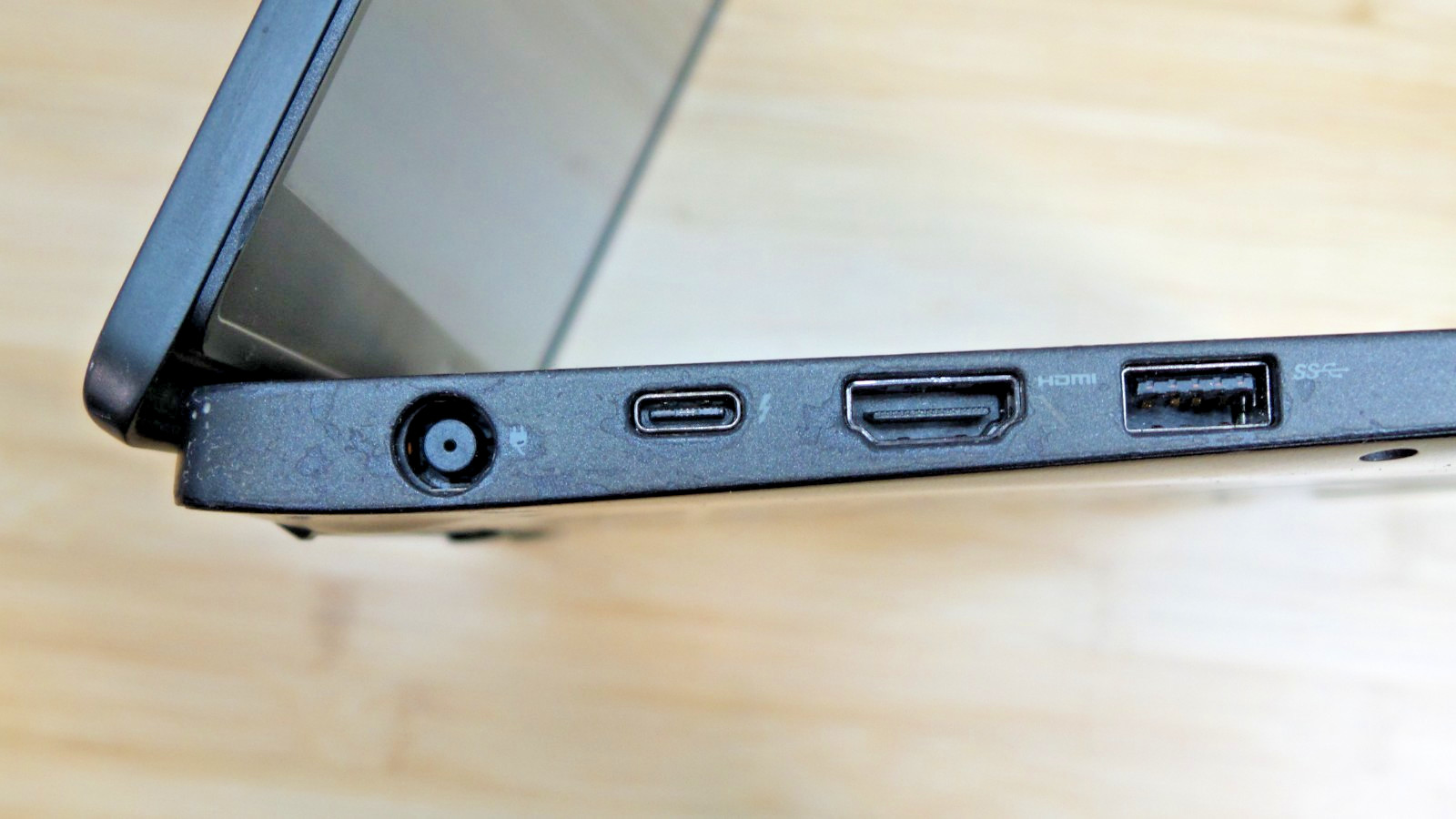 Functional Dell Latitude 7400 | i5-8365U | 4 GB RAM | 256 GB NVMe SSD | PASSWORD