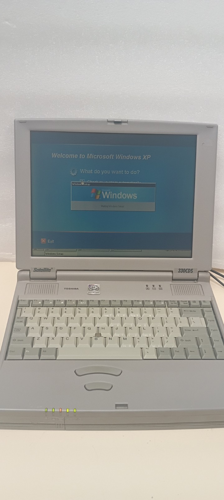 Toshiba Satellite 330CDS Laptop Intel Pentium MMX, 2Gb HD, Windows 98 Working