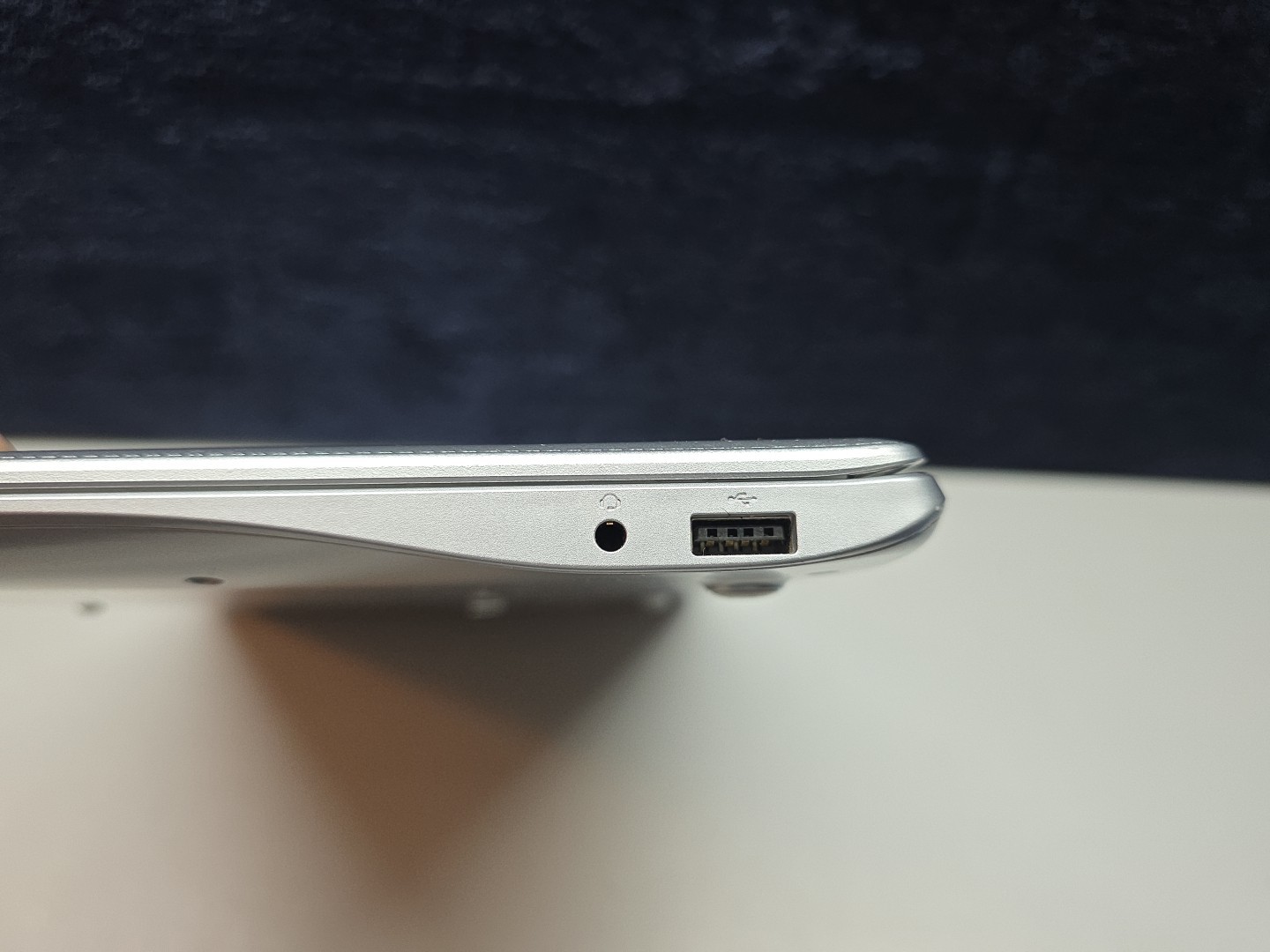 Samsung Chromebook 3 XE500C13 11.6in. (16GB, Intel Celeron N, 2.48GHz, 2GB)…