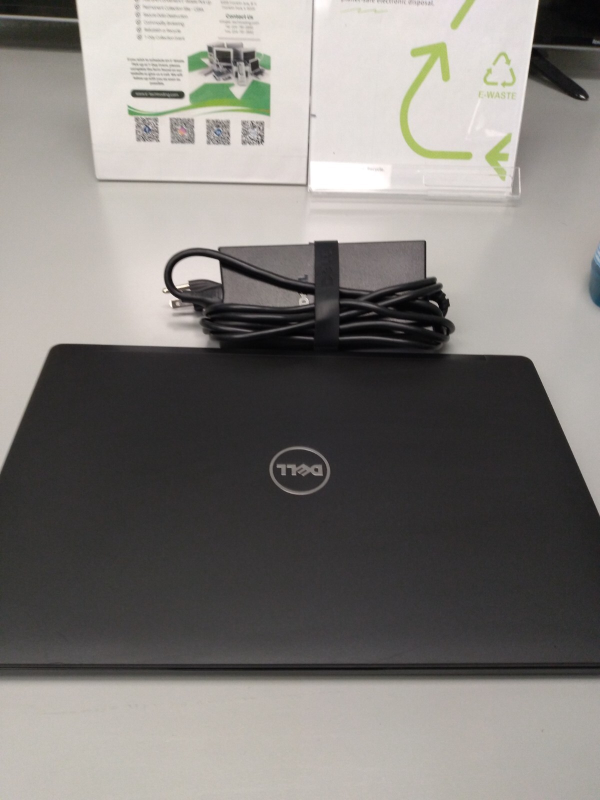 DELL Latitude 7480,7th Gen core i5 ssd 128 gb 8 gb ram 2.60ghz windows 11 pro