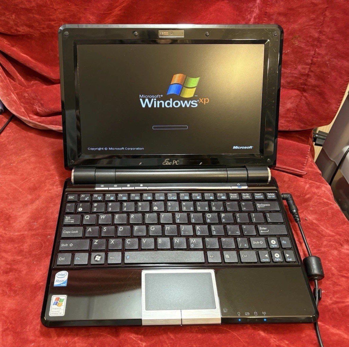 ASUS Eee PC 1005HAB The OG Netbook Laptop Computer Windows XP Home Nice Restored