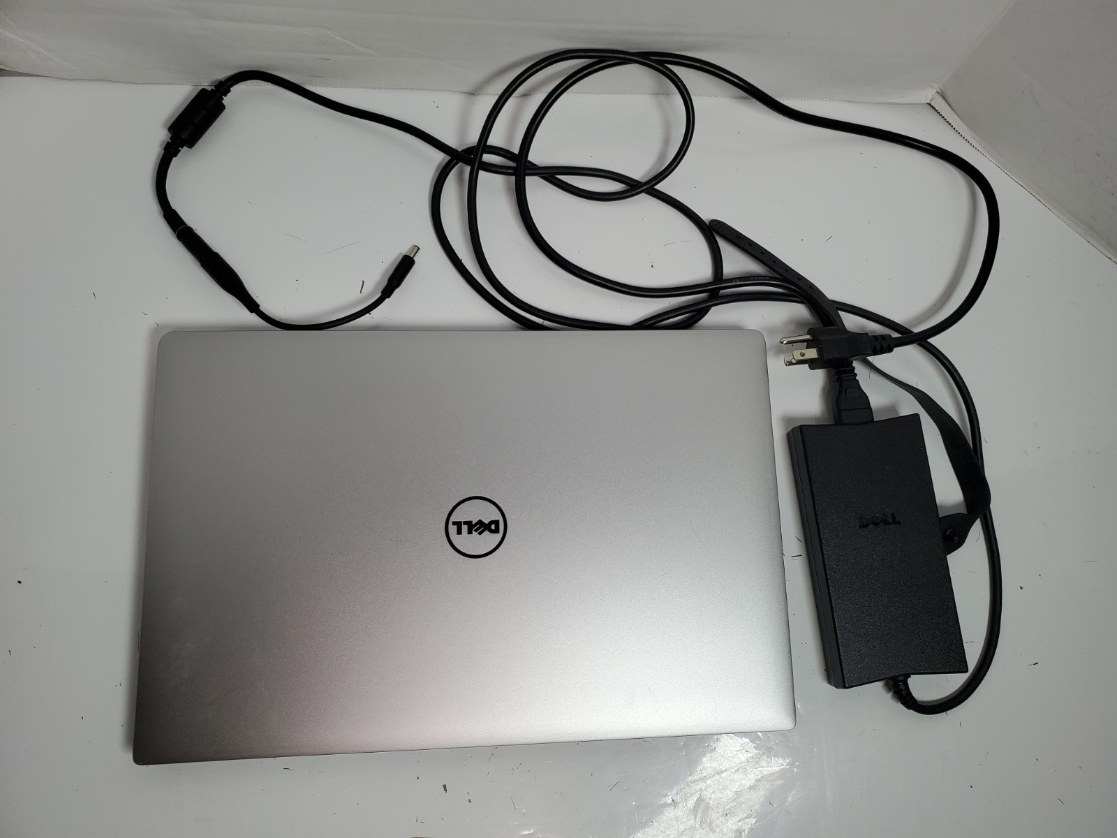 Dell XPS 15 9550 i7-6700HQ 16GB RAM 512GB SSD GTX 960M Win10 – BAD Battery -READ