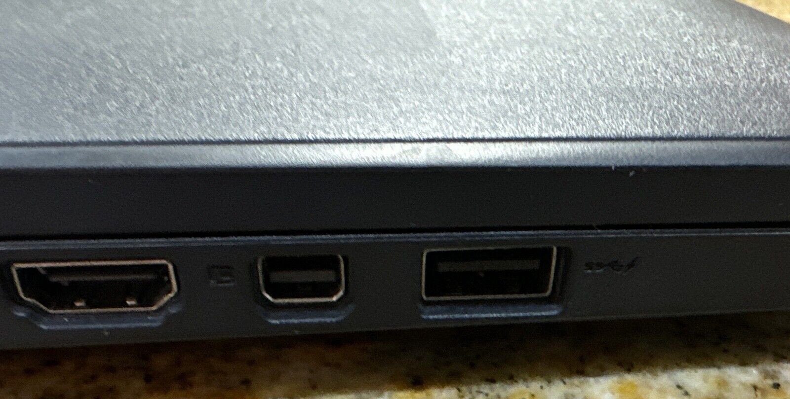 DELL LATITUDE 3340 13.3″ Core i3-4030U 1.90GHZ 4GB RAM 80GB SSD Windows 10 Pro