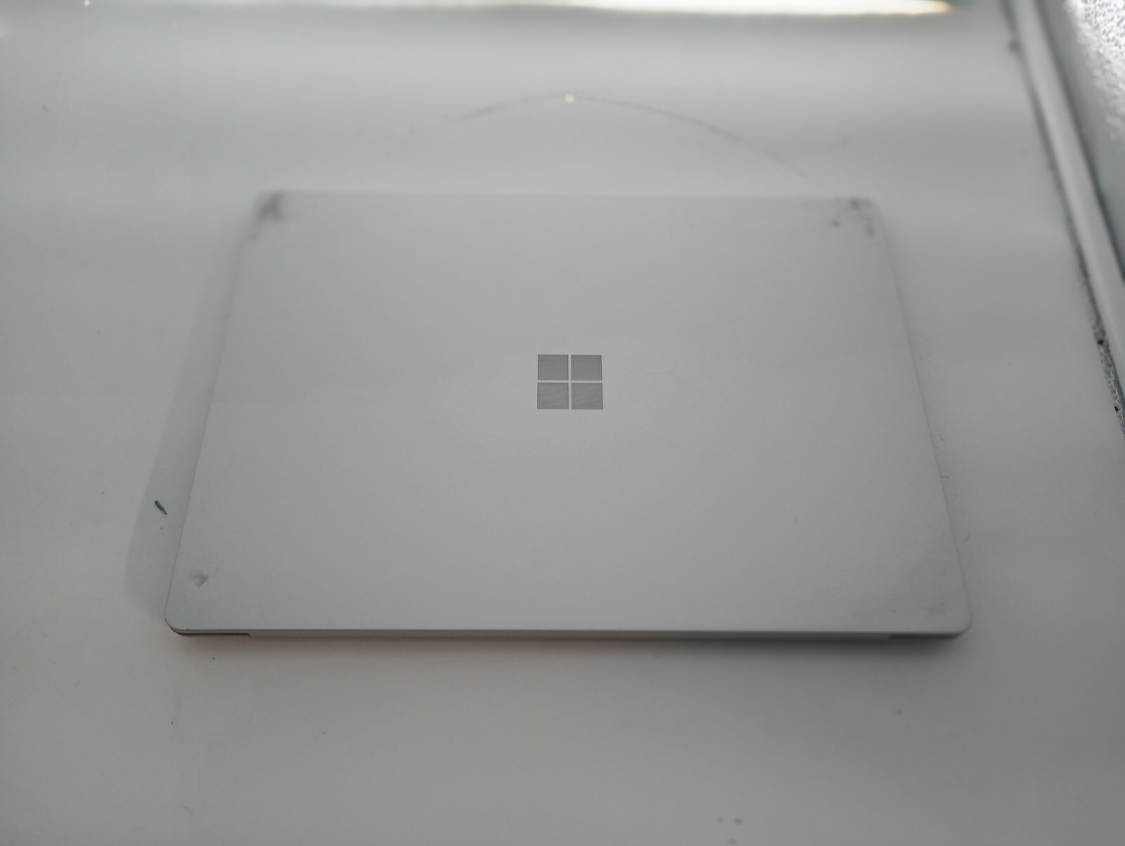 Surface Laptop (4025) w/charger.i5-7300U.8GB.13.5″2k Touch.256GB M.2.W11Pro