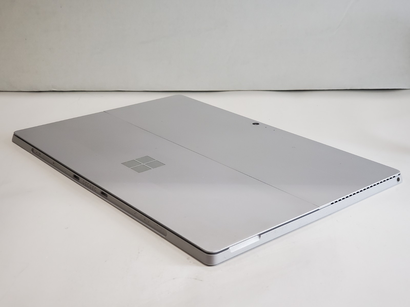 Microsoft Surface Pro 4 12.3″ 1724 Silver i5-6300U 2.40GHz Wi-Fi 128GB/4 – 2H43