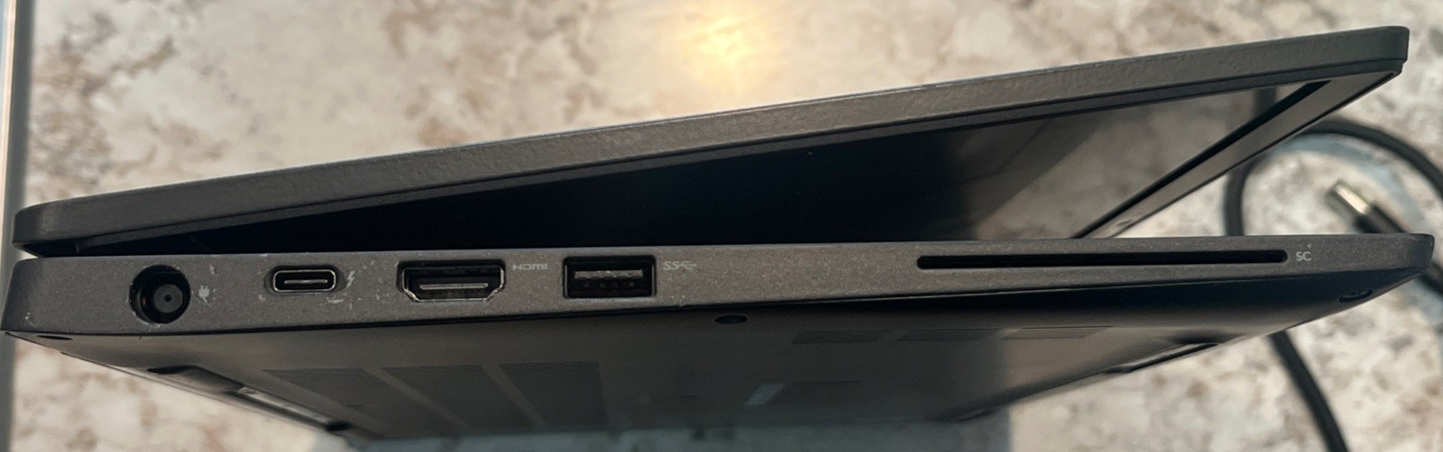 Dell Latitude 7400 (256GB, Intel Core i5 8th Gen., 1.60GHz, 8GB) Notebook/Laptop
