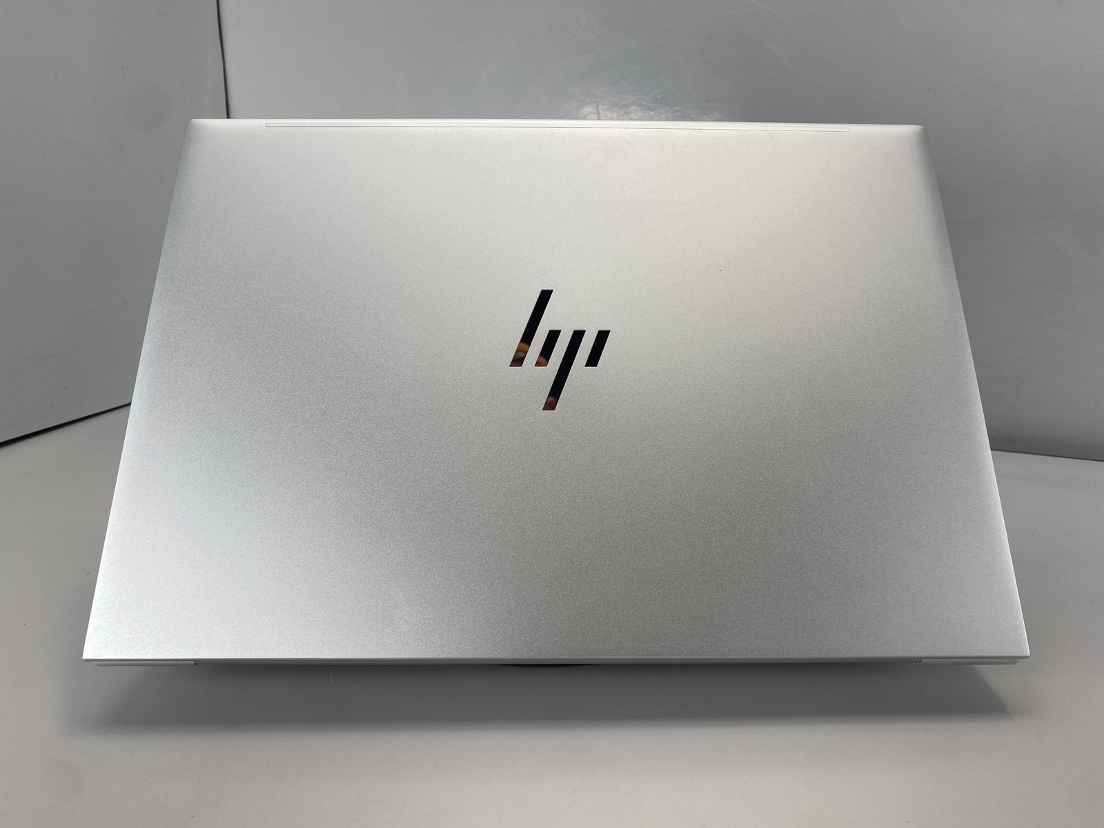 HP Laptop EliteBook 865 16 G11 16″ AMD Ryzen 7 Pro 8840U 512GB – Silver