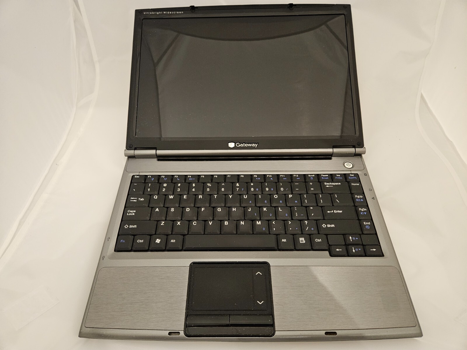Gateway Laptop 340UI Intel Pentium dual-core (1.60GHz) 2GB Memory 120GB HDD