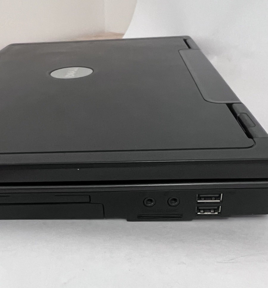 Dell Vostro 1000 15.4″ Laptop Windows XP Athlon 64 1.9GHz 2GB 120GB