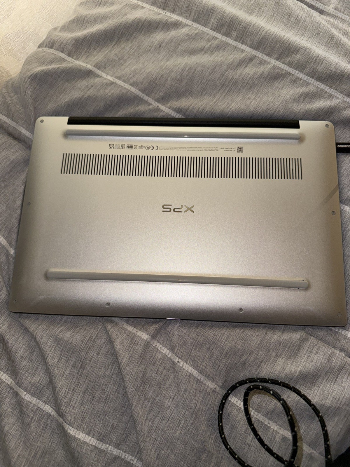 Dell XPS 13 9310 13.4″ (256GB, Intel Core i5 11th Gen., 4.20 GHz, 8 GB) Laptop