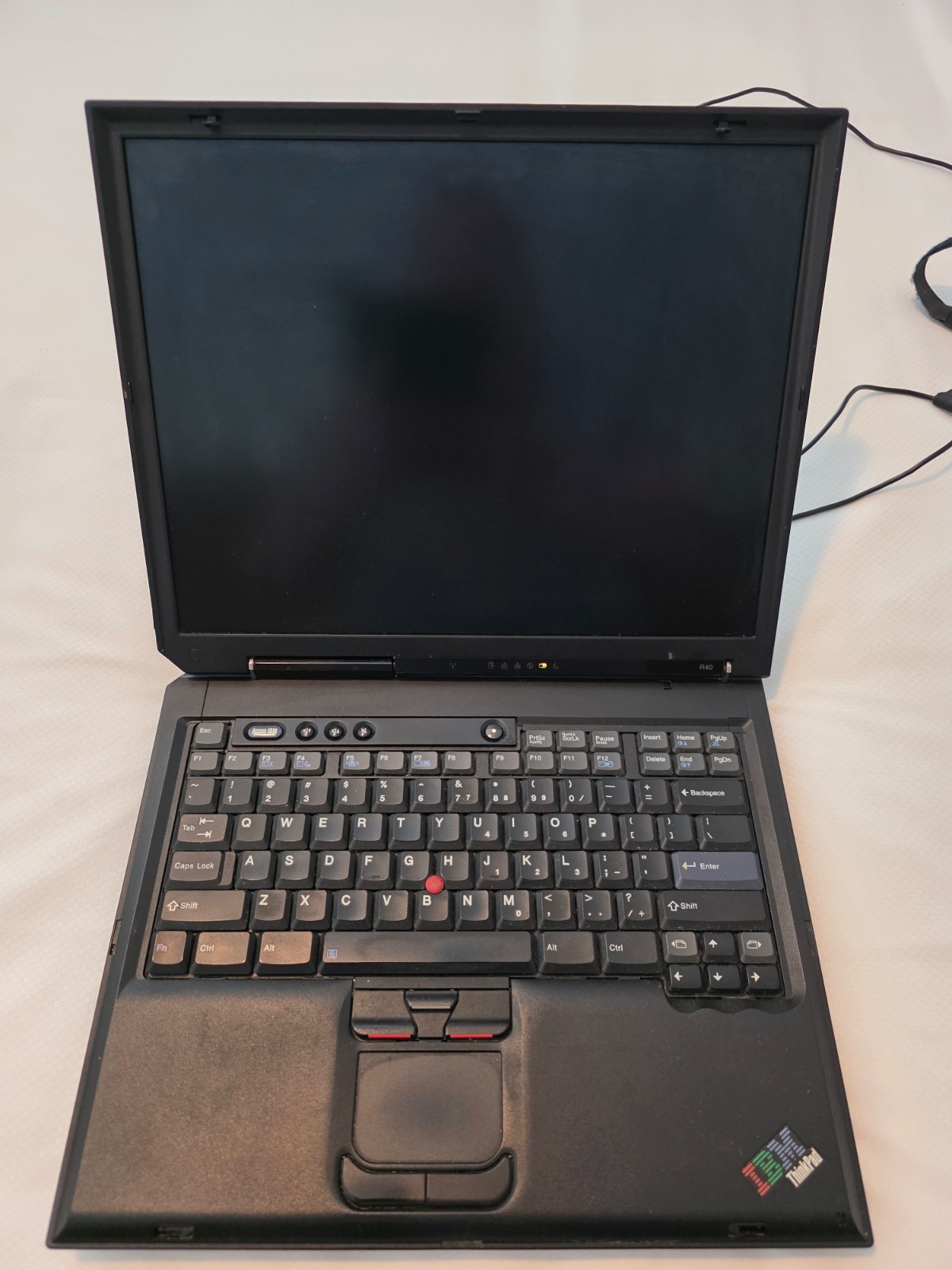 Vintage IBM ThinkPad R40 Windows XP Pro Factory Restore Pentium M Working