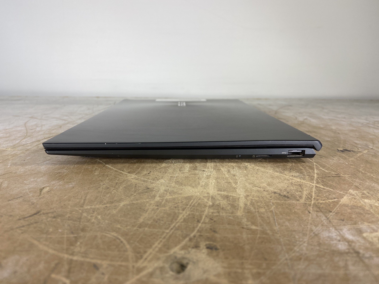 ASUS UM425I ZENBOOK RYZEN 7 4700U @ 2.0GHz, 16GB RAM, NO HDD/OS