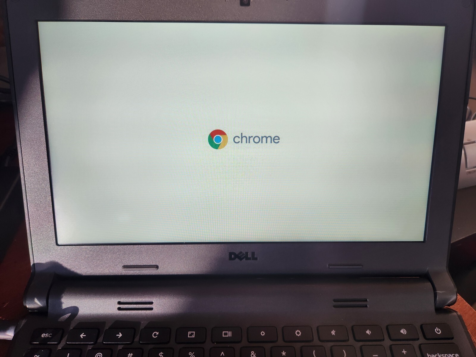 DELL CHROMEBOOK 11 NOTEBOOK PC COMPUTER P22T POWERS ON NO CHARGER PARTS ONLY!