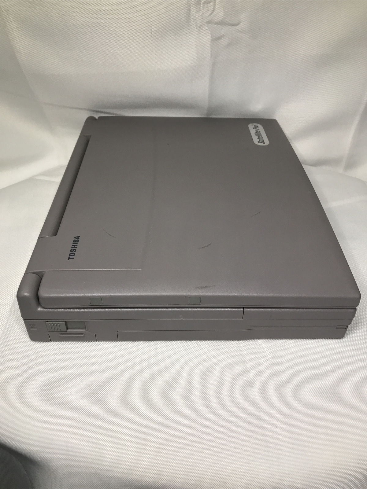Toshiba Satellite Pro 440CDX Laptop Computer Notebook With Batterie And Hdrive