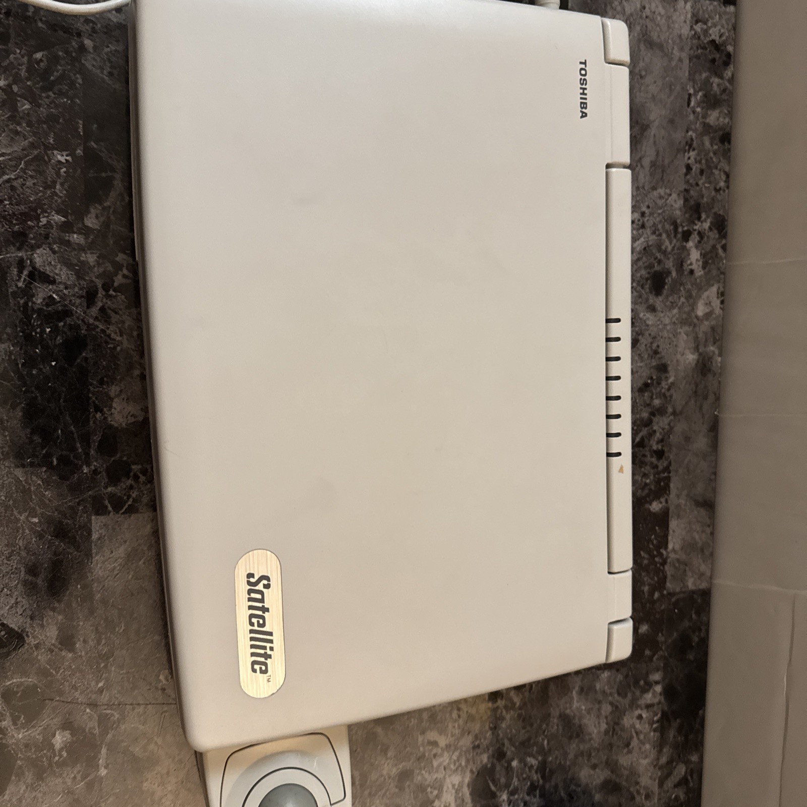 Vintage Toshiba Satellite Laptop – UNTESTED – T1910CS/200 PA1114U V- FOR PARTS