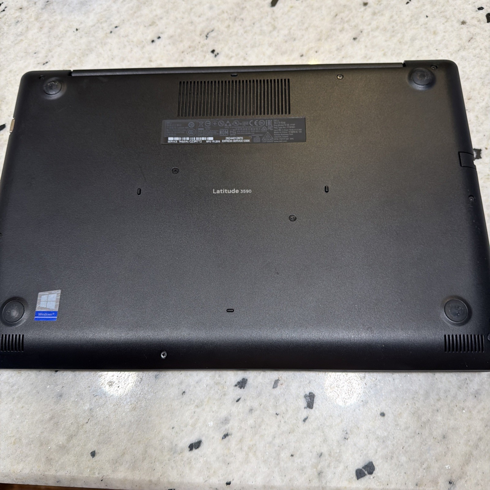 Dell Latitude 3590 i5-8250U 1.6GHz No RAM/No HDD Tested To Bios Cracked Case