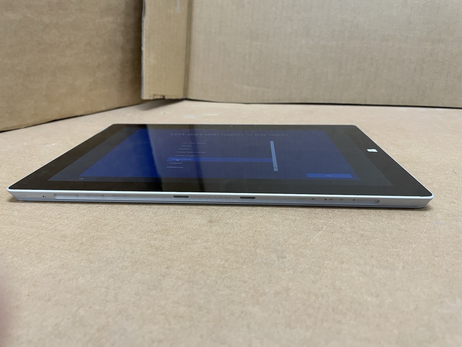 Microsoft Surface 3 Atom x7-Z8700 4GB RAM 125GB SSD