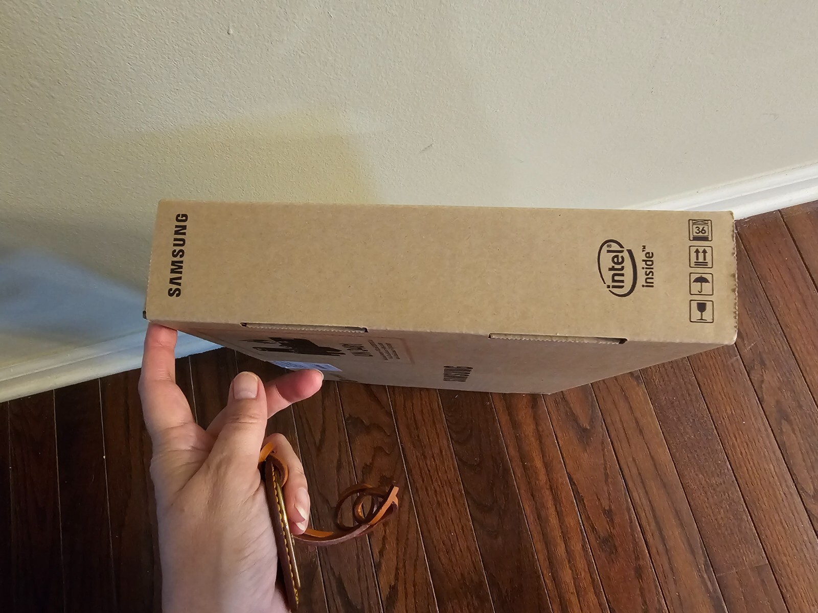 Samsung (XE310XBA-KB1US) Chromebook 4 Celeron N4020, 4GB/16GB – Factory Seal