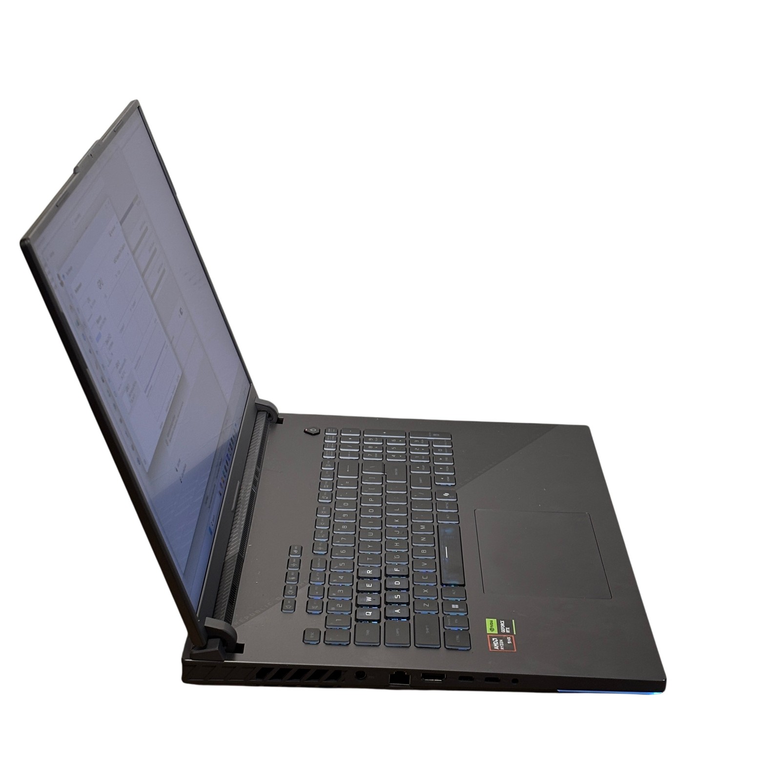 Asus ROG Strix G18 G814FP_G814FP AMD Ryzen 9 9955HX 2.5GHz 32GB RAM 1TB SSD 18″