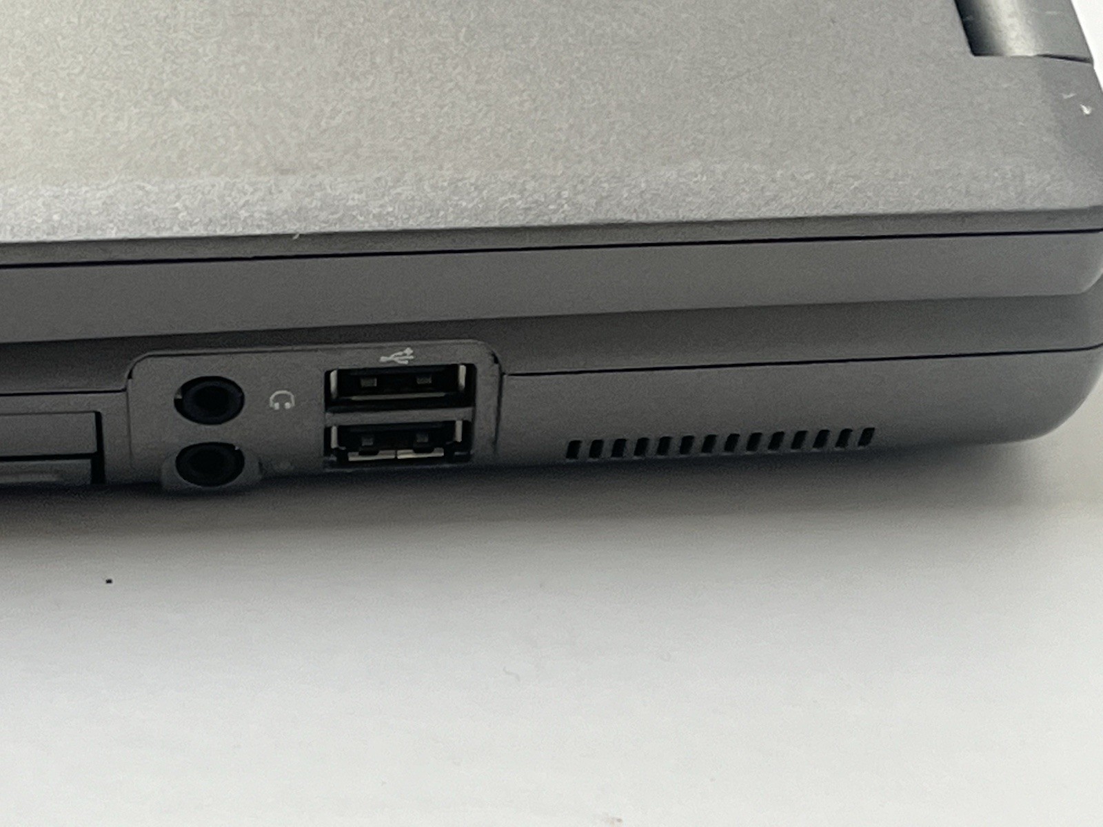 💻Dell Latitude D810 FOR PARTS AS IS Computer Parts Only No Charger 1 Day Ship👍