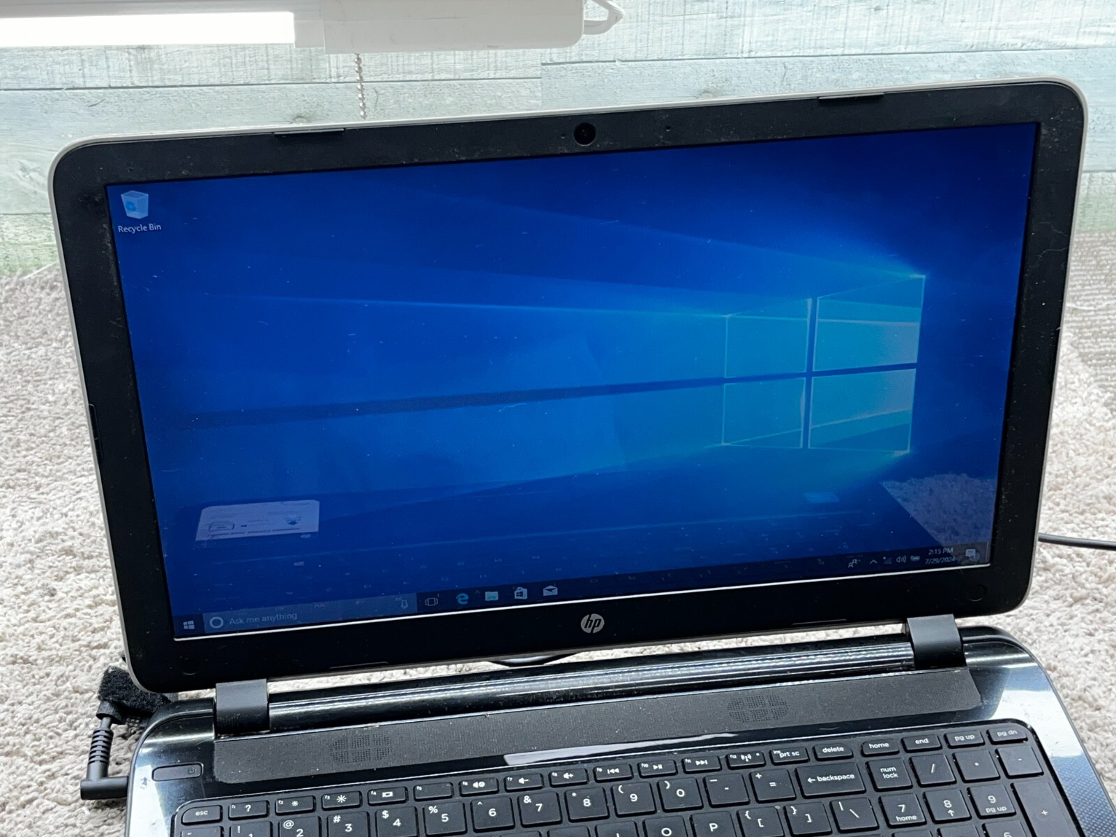 HP 15-F272WM Intel Pentium Laptop 4GB Ram 500GB Hard Drive USED 073744