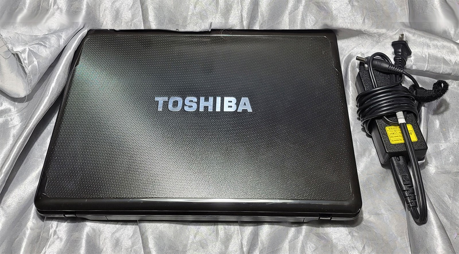 TOSHIBA SATELLITE M645-S4114 LAPTOP NOTEBOOK 650gb 4gb Intel M 480 2.67GHz i5