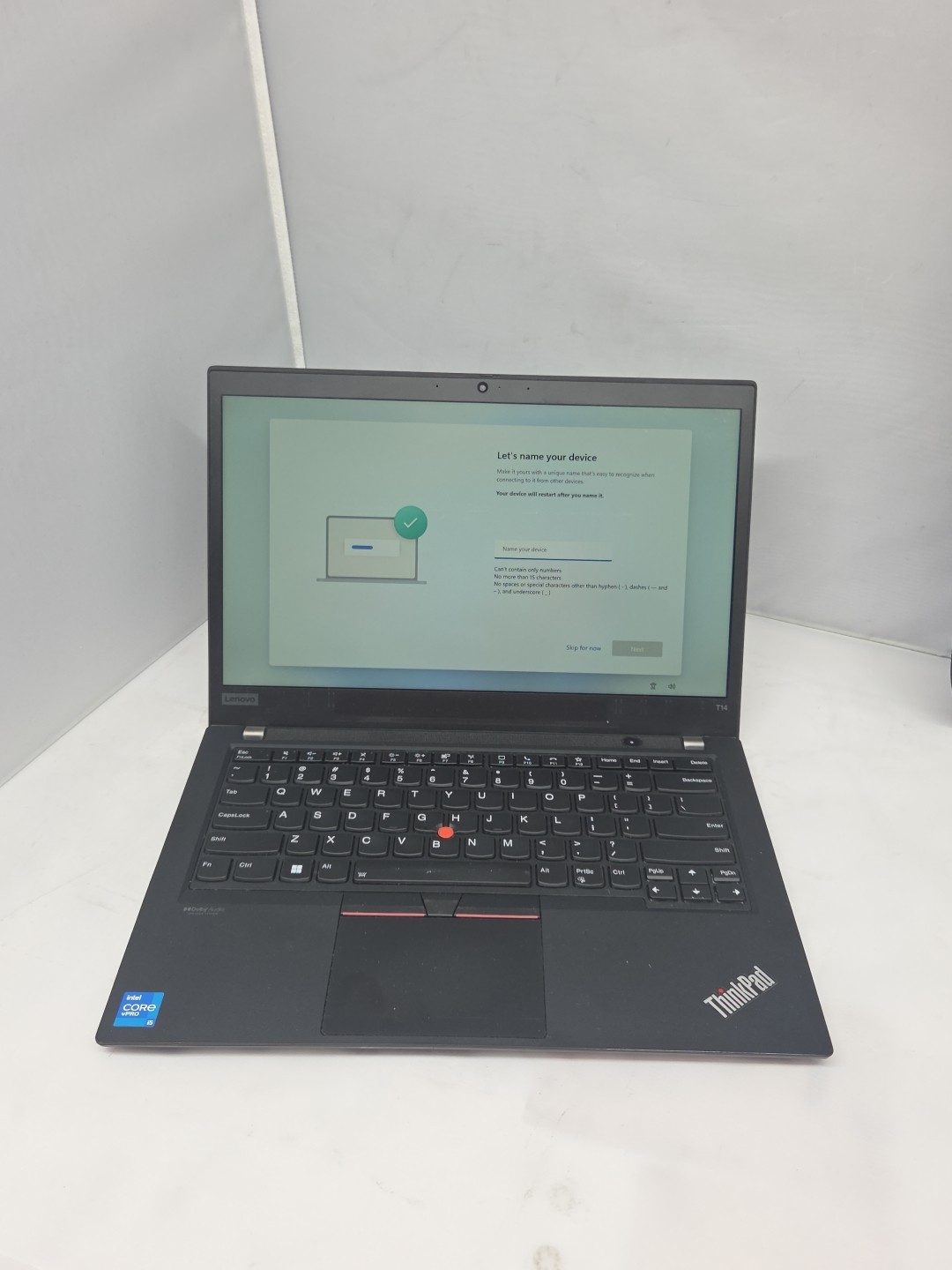 ThinkPad T14 Gen 2i – i5-1145G7 – 16GB Ram 256GB Nvme – Windows 11 (Scratches)