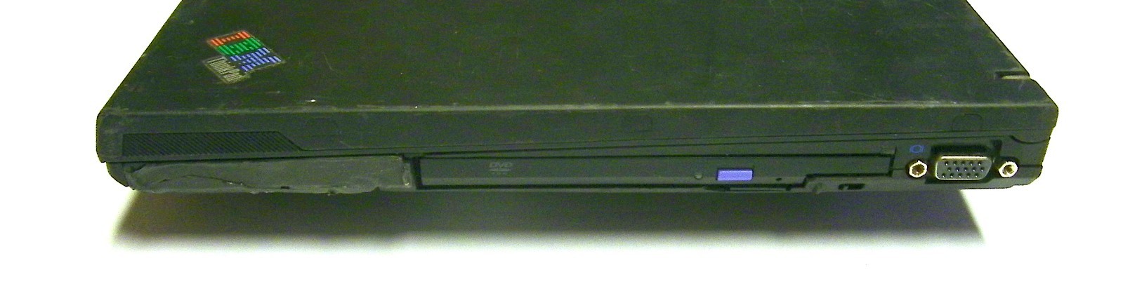 IBM ThinkPad T42 Windows 98SE 120GB HD/512MB RAM/2.0 — Radeon 32 Bit + Charger