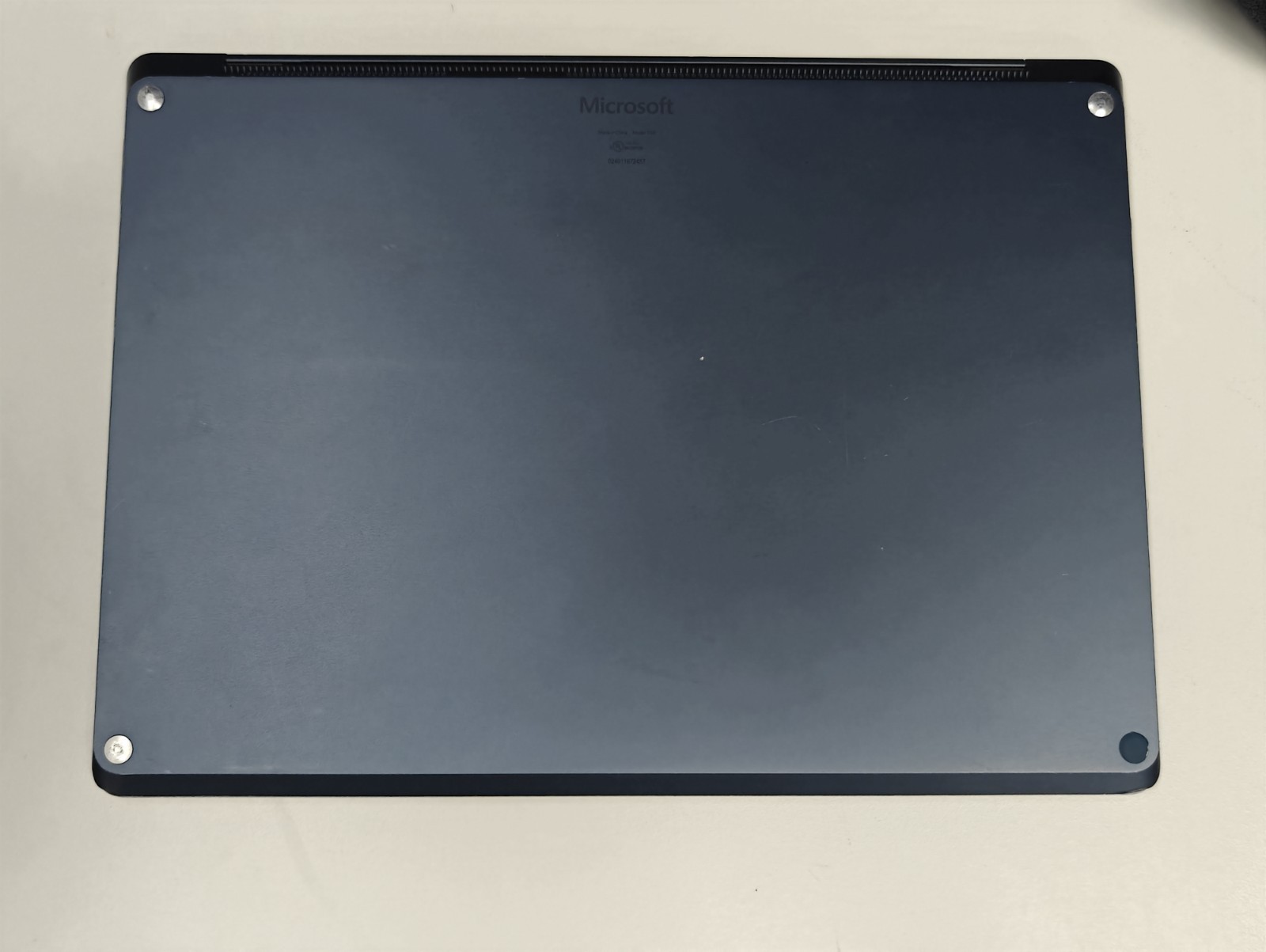 Defective Microsoft Surface Laptop 1769 i5 256GB SSD W10 Pro