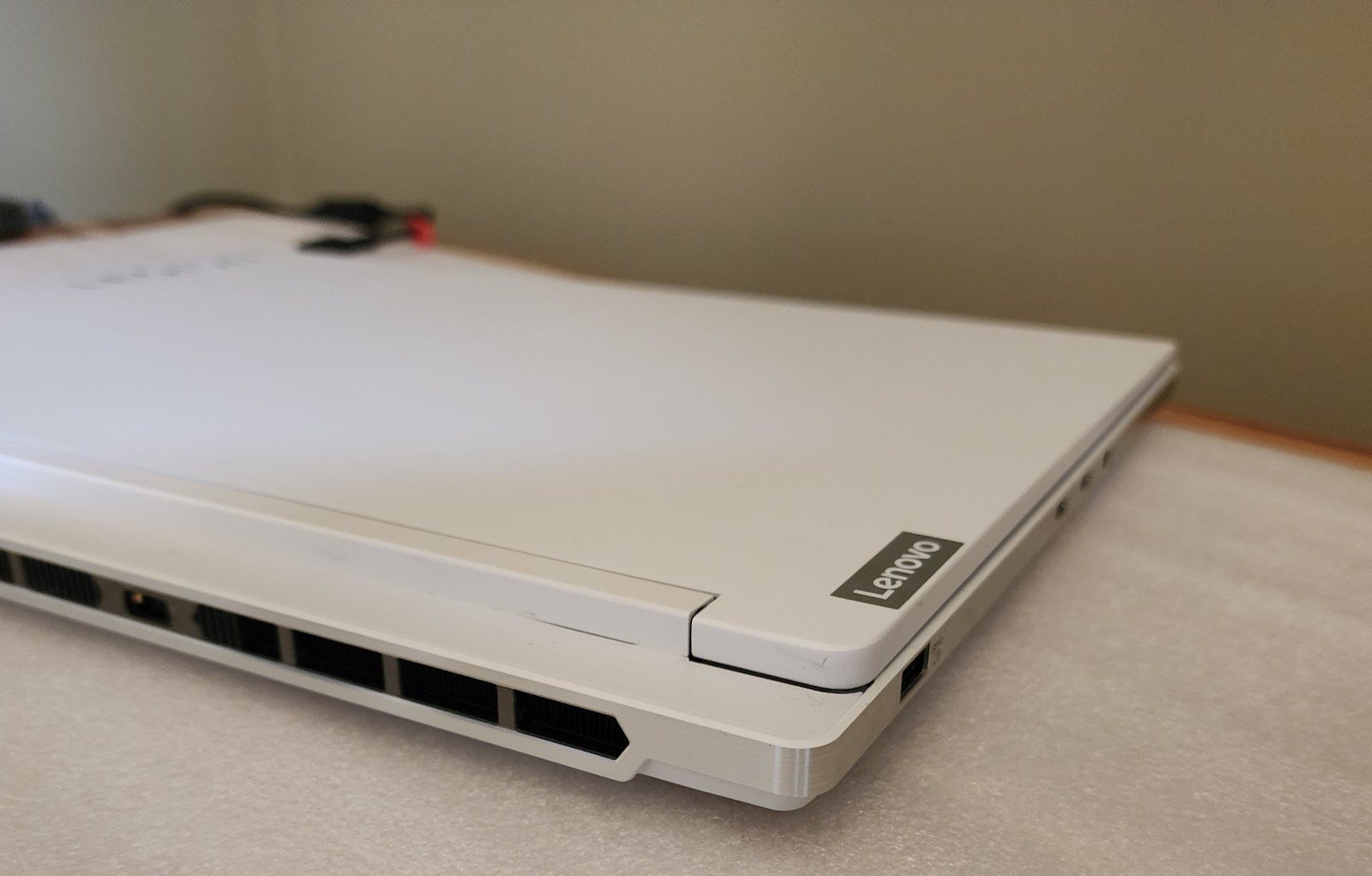 *MINT* Lenovo Legion 7 16IRX9 16″ i7-14700HX 16GB 1TB SSD RTX 4060 Laptop