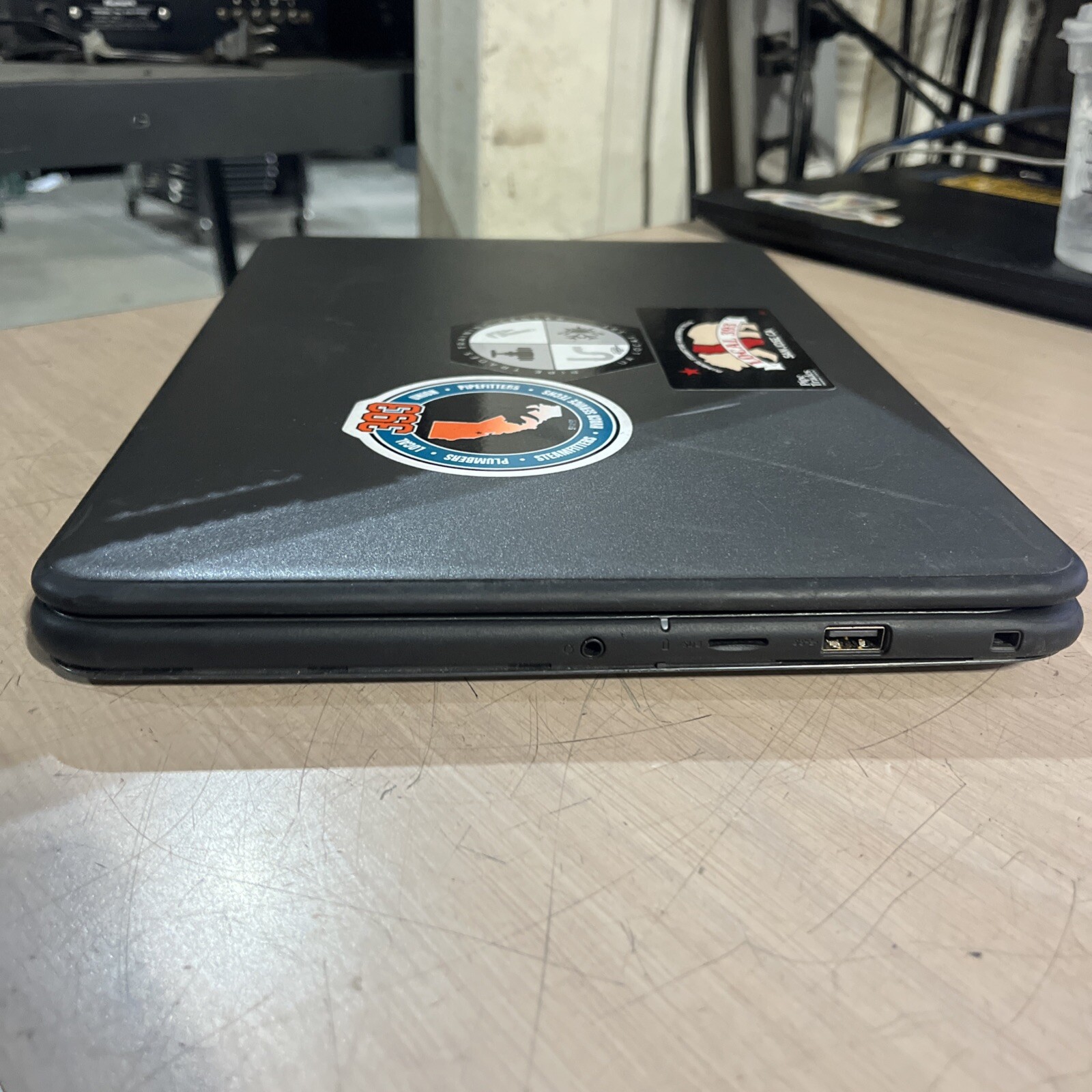 DELL LATITUDE 3310 INTEL CELERON 4205 1.80GHZ 4GB RAM NO HD .