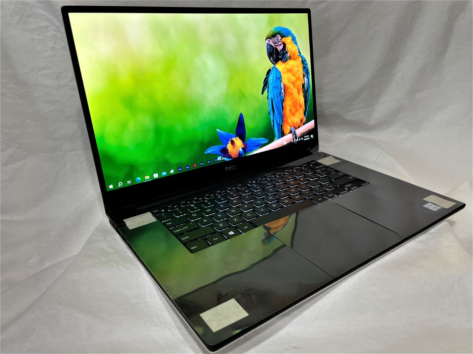 Dell XPS 15 7590 | i9-9980HK 2.4GHz | 4K OLED | 2TB | 32GB | Grade A