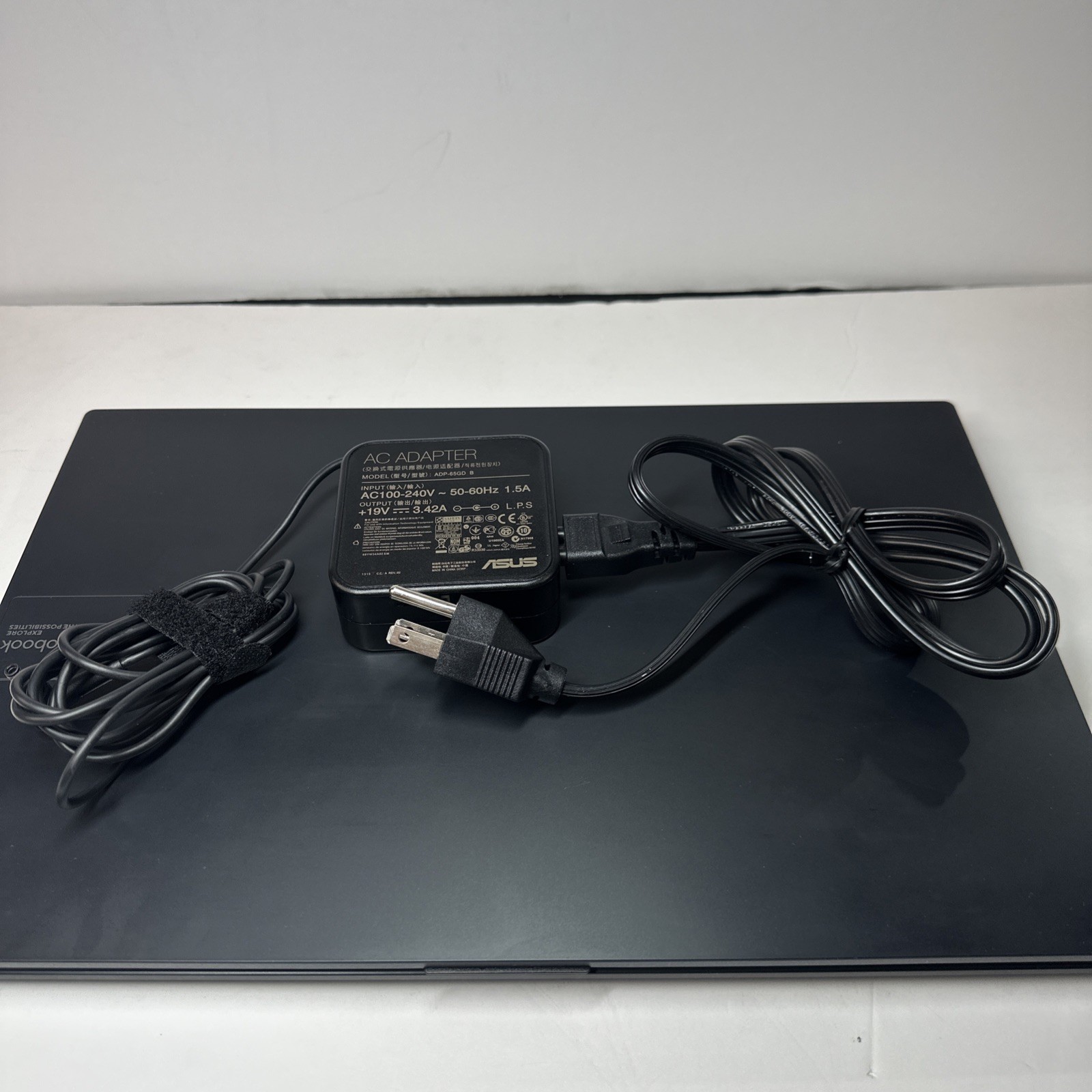 ASUS Vivobook Go 15.6” FHD Slim Laptop, AMD Ryzen 3 7320U 8GB Ram 128GB SSD WIN