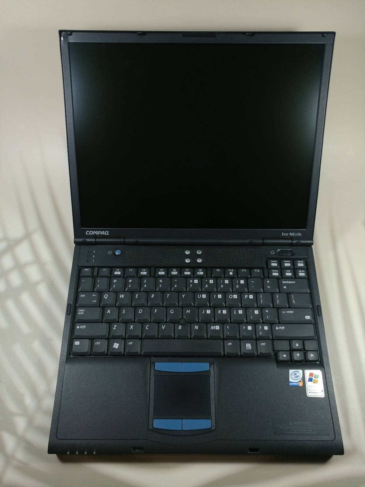 Vintage COMPAQ EVO N610C | PENTIUM 4 1MB RAM 40GB HDD | XP Boot | READ !!!