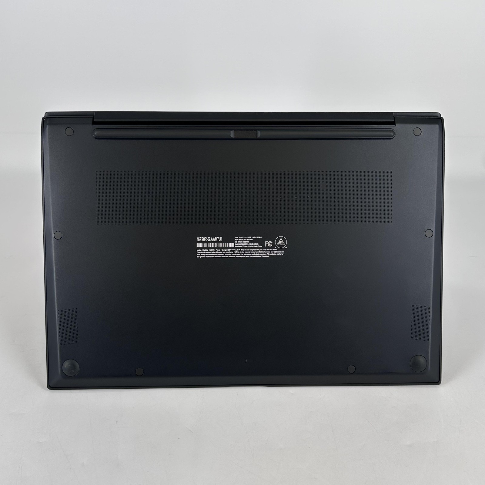 LG Gram 16 Black QHD+ 2.2 GHz i7-1360P 16GB 512GB SSD Very Good
