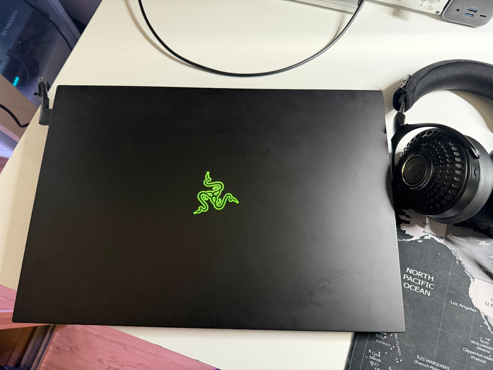Razer Blade 18 rtx 5090, Intel Ultra 9 275HX, 4TB, 64GB, Dual UHD+ 240 Hz | FHD+