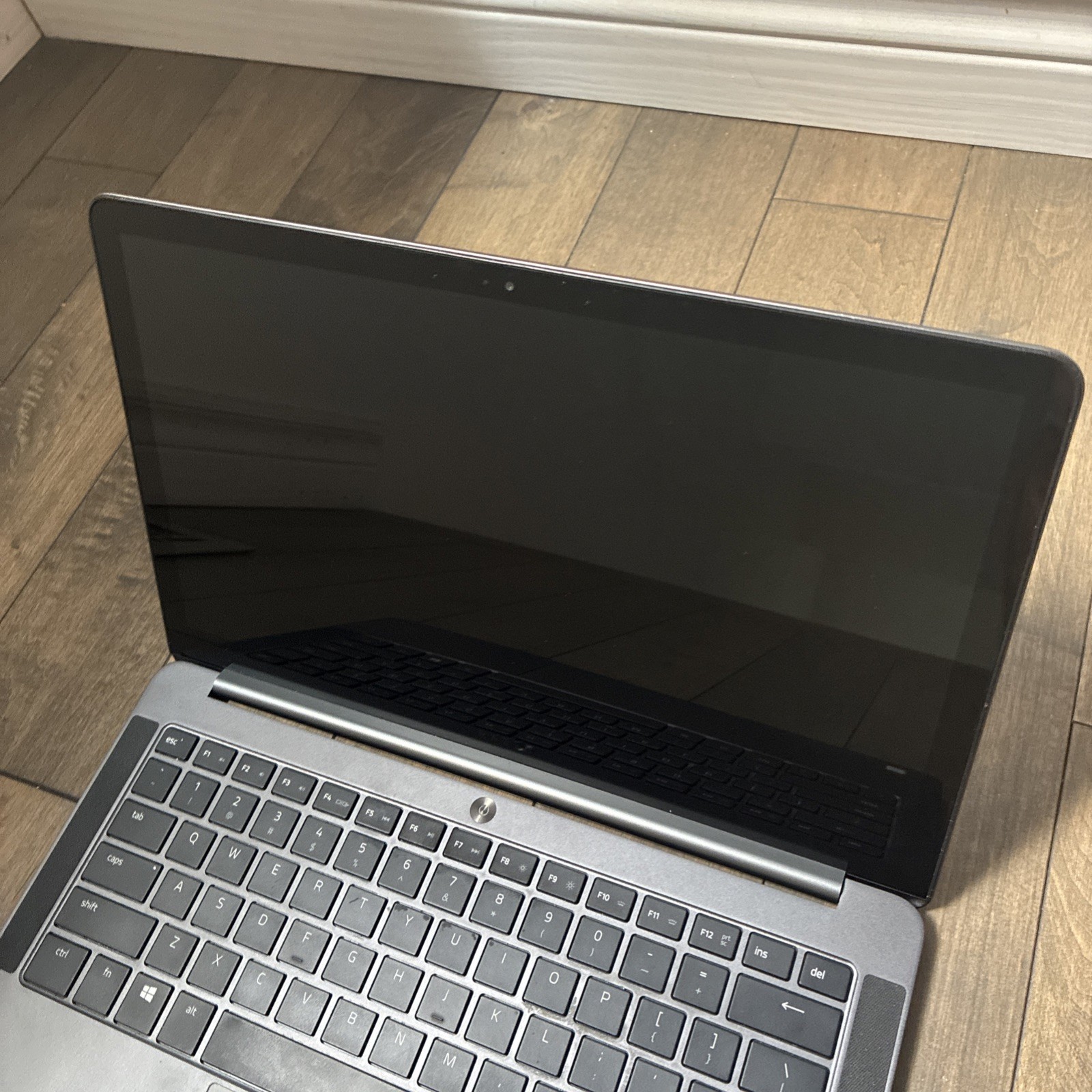 AS IS Razer Blade Stealth 13 RZ09-02394E32 i7-8550U QHD+ 1.8GHz 16GB Ram NO SSD