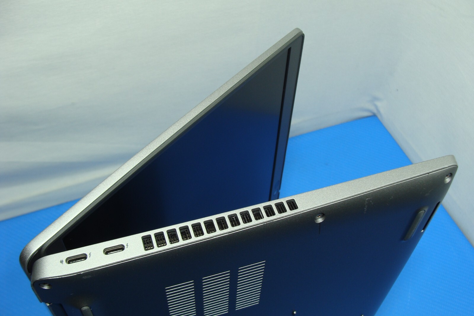Dell Latitude 14 5420 14″ FHD vPro i7-1185G7 2.8GHz 16GB 512GB Windows 11 Pro