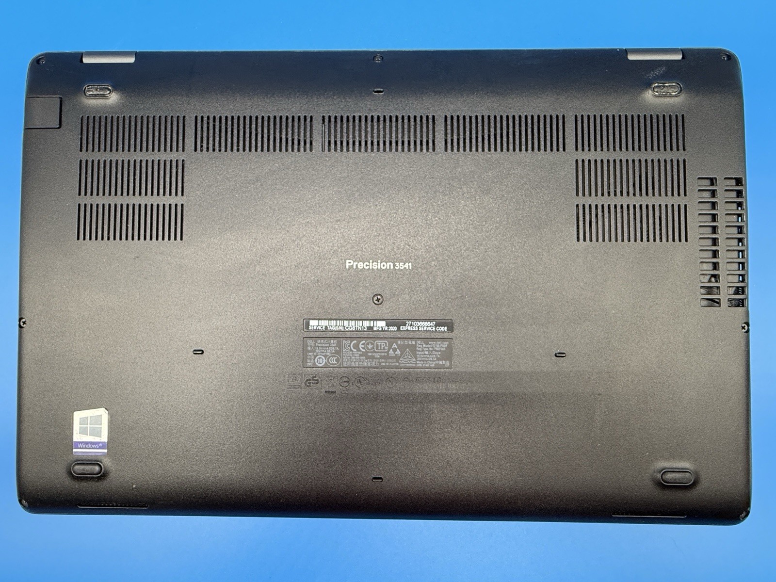 Dell Precision 3541 i5-9300H Quadro P620 4GB 12GB 512GB SSD 15.6” Win11