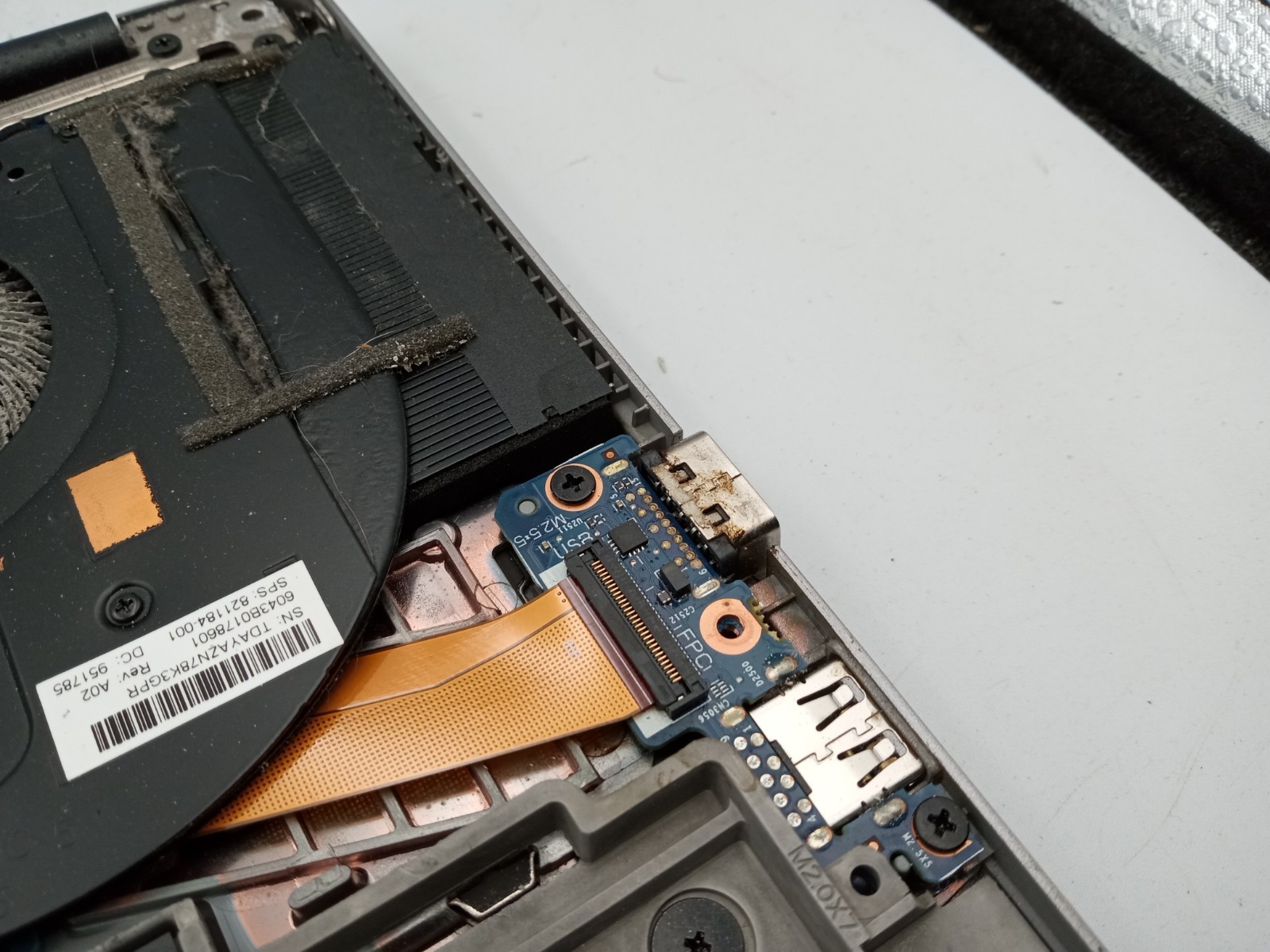 HP EliteBook 850 G3 15″ Touchscreen Intel Core i5-6300U – LIQUID DAMAGE -RR