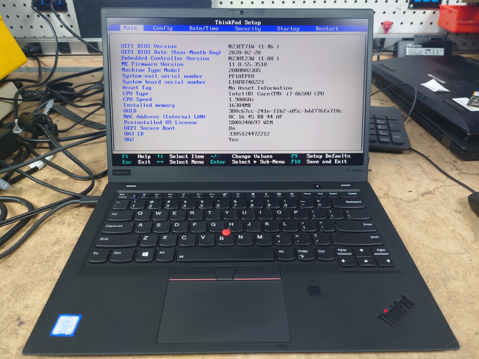 Lenovo X1 Carbon 6th Gen 14″ FHD i7-8650U 16GB RAM No Battery/OS/SSD