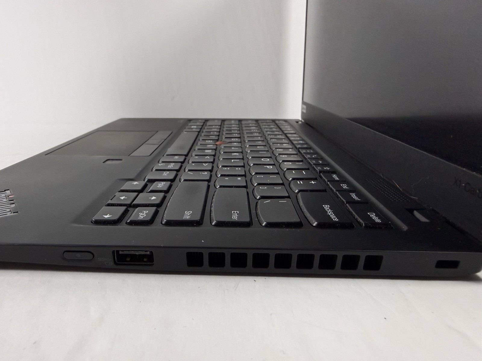 Lenovo ThinkPad X1 Carbon Gen 8 14″ i7-10610U 1.8Ghz 16GB RAM 512GB SSD WIN 11