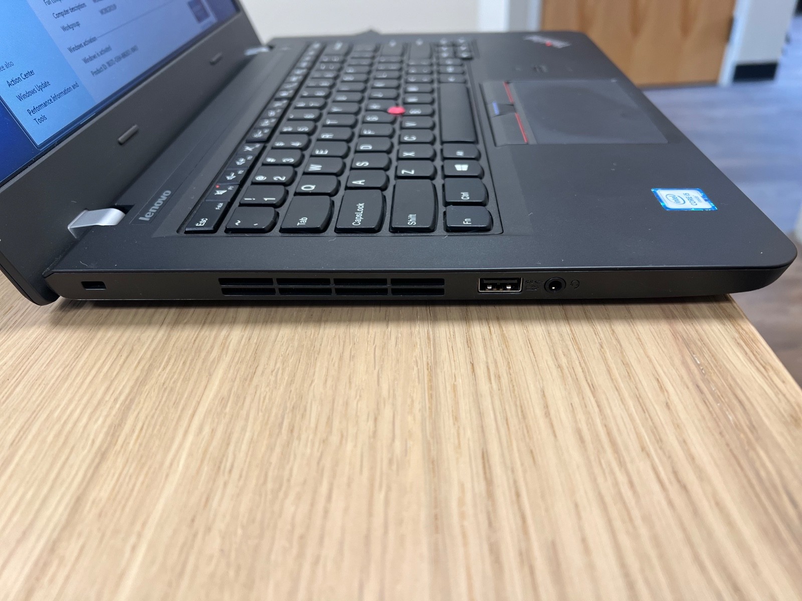 Lenovo E460 14 inch i5-6200U 2.3GHz 500GB 4GB Notebook / Windows 11 Pro